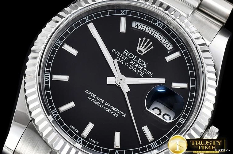 0713 RDD0215D – DayDate 36mm Chic 687